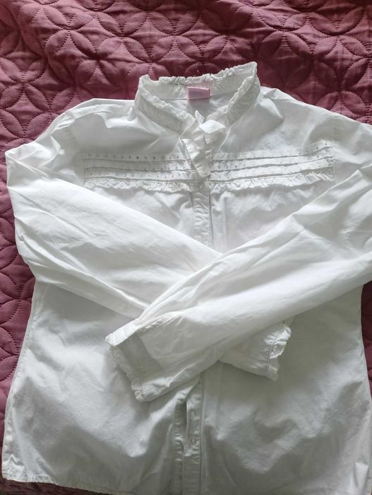 Бели ризи , униформа