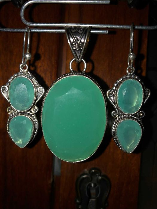 Set cercei și pandantiv din argint cu calcedonia verde, India