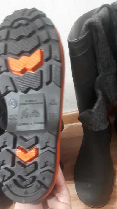 Резиновые сапоги только остались