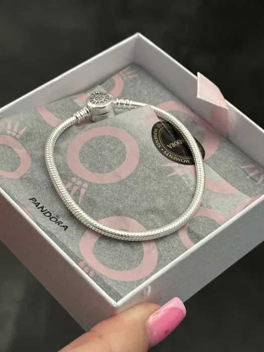 Гривна Пандора|Pandora