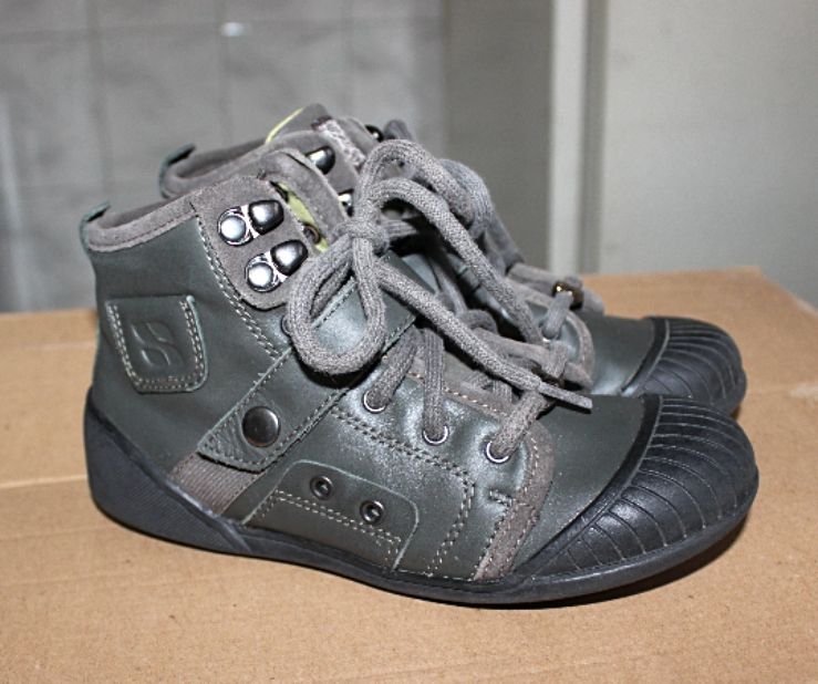 Ботинки фирменные 32 размер