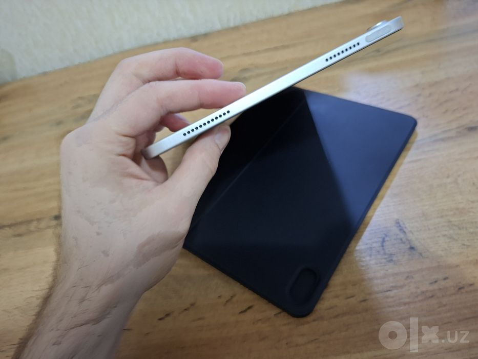 iPad A16, батарея 100%.