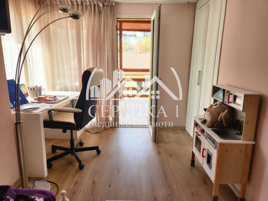 Продава се Тристаен апартамент в София, Център - 101 кв.м за 2436 €/кв.м - Снимка #5