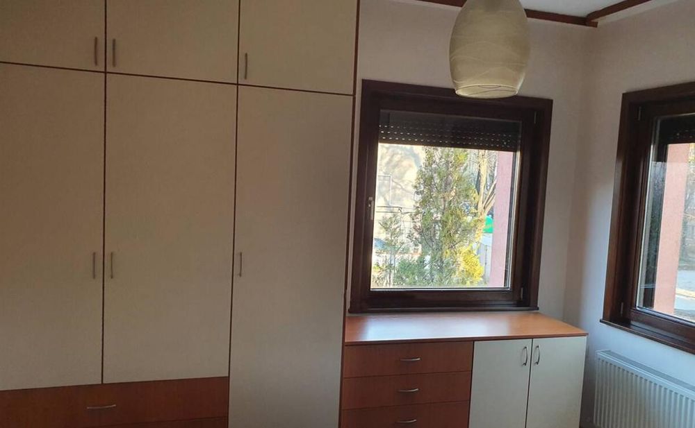 Дава се под наем Тристаен апартамент в Пловдив, Христо Смирненски - 94 кв.м за 475 € - Снимка #4