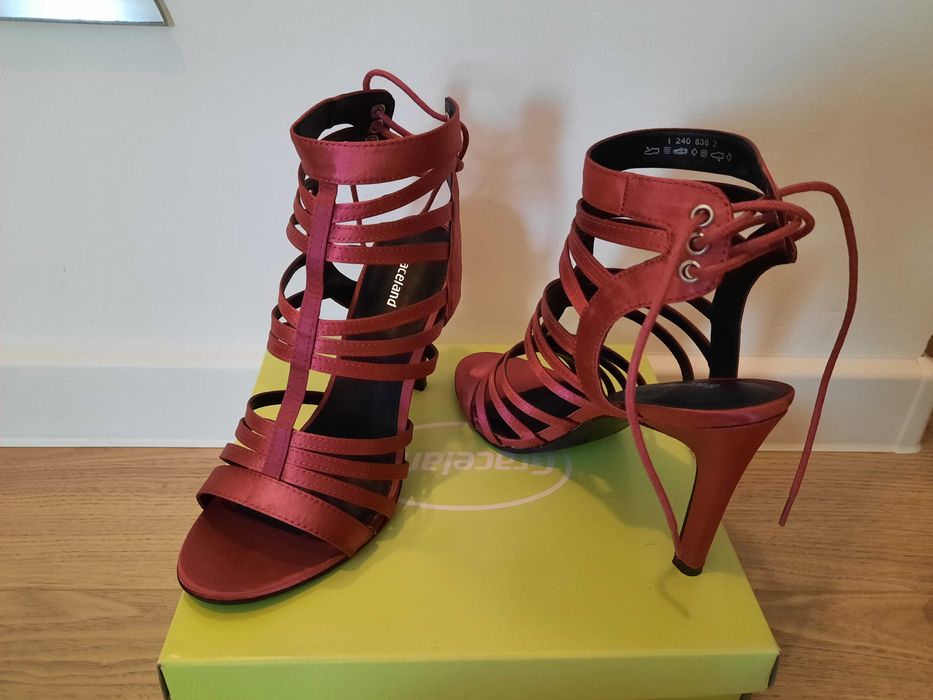 Sandale fuchsia toc înalt