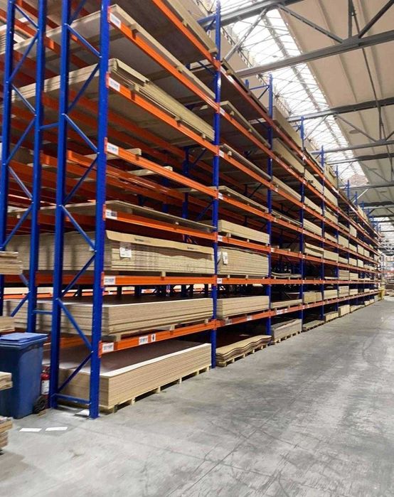 Rafturi metalice industriale si soluții automatizare depozite + coboti