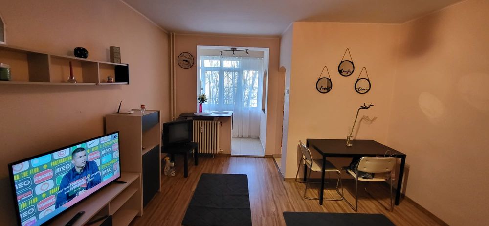 Închiriez  Garsoniera confort 1,, zona titan