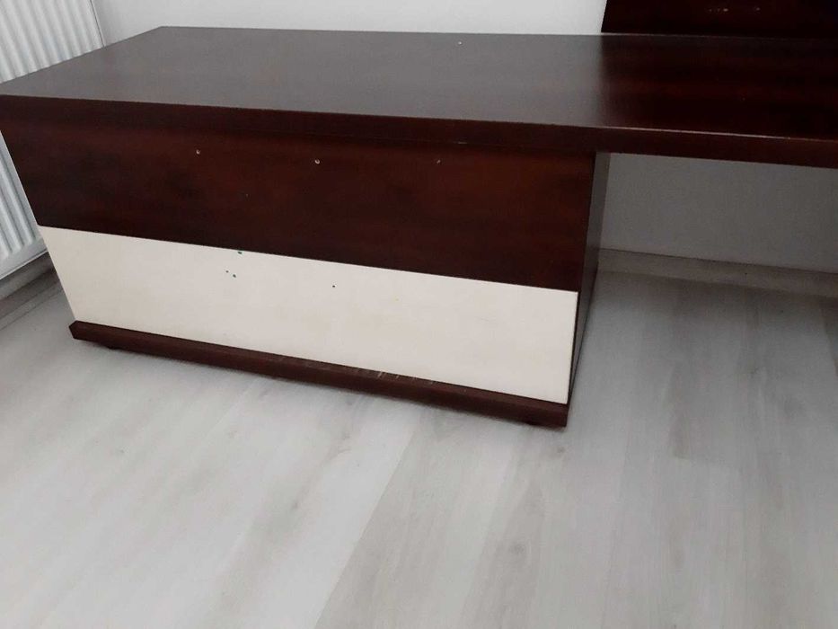 Comoda sufragerie facuta la comanda