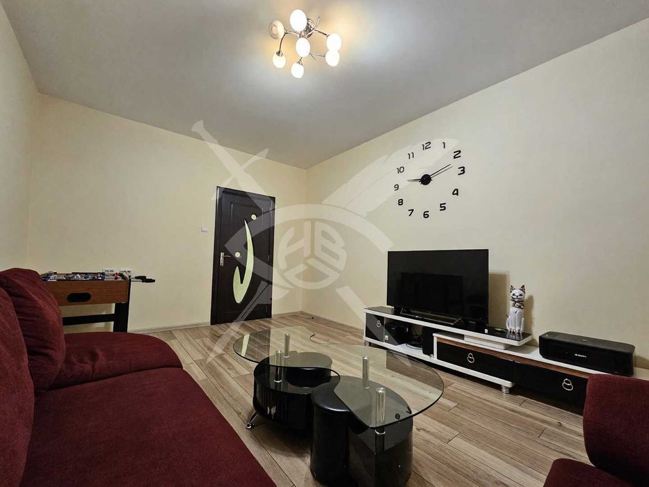 Дава се под наем Тристаен апартамент в София, Света Троица - 76 кв.м за 900 € - Снимка #2