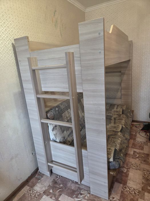 Двухэтажная детская кровать