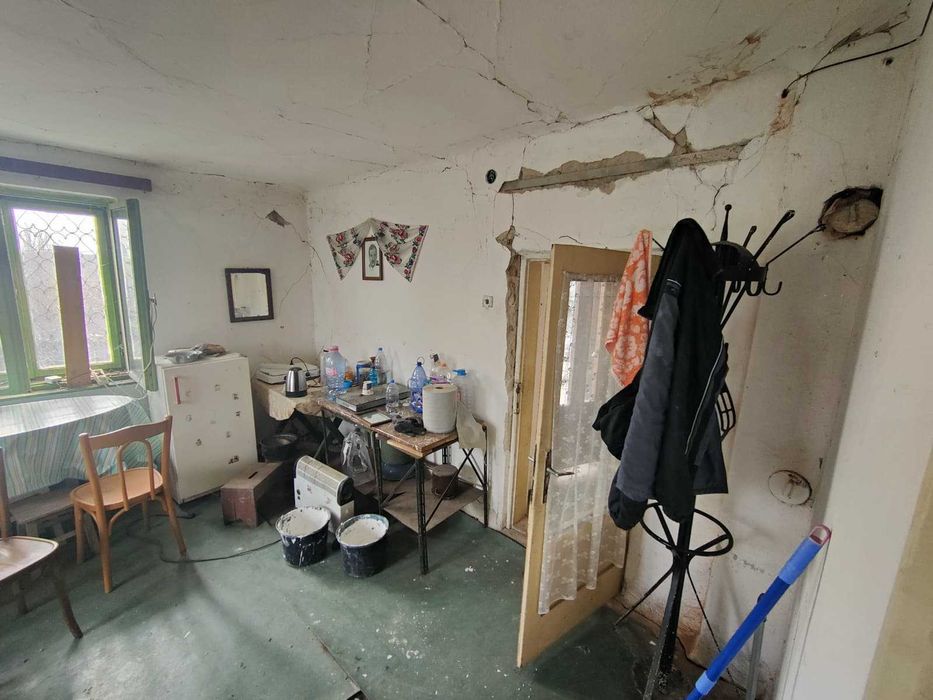 Casă cu livadă, viță de vie și teren arabil Mogoșești Olt