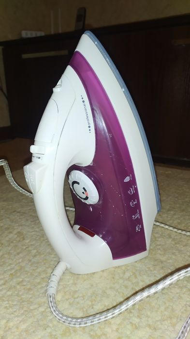 Продам утюг привозной Дубай.