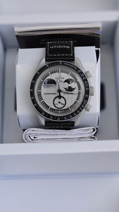 Omega swatch moonswatch