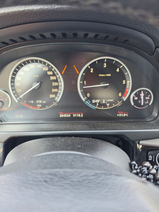 BMW X5.