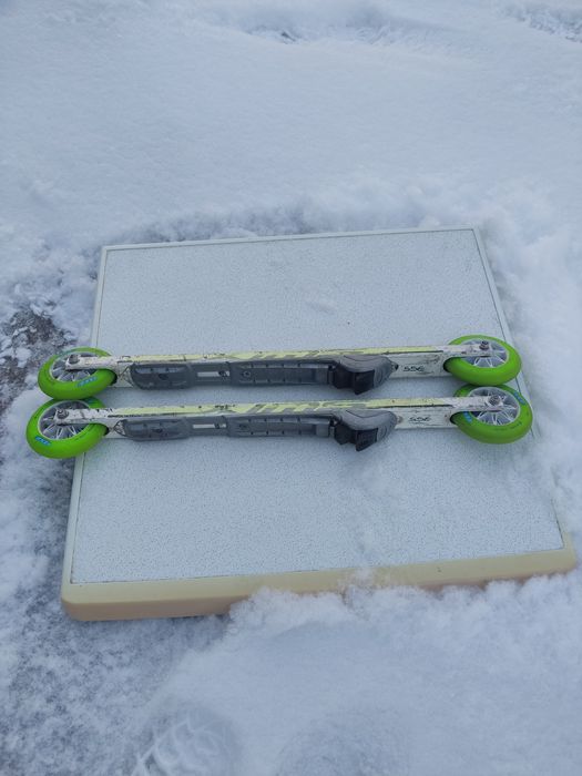 Продам скоростные лыжеролерыы