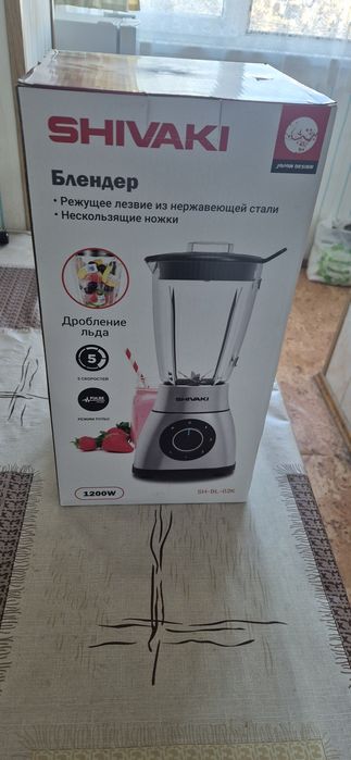 Кухонный измельчитель,  блендер.