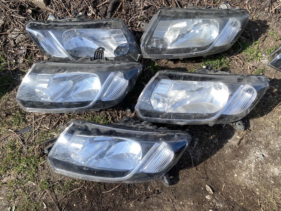 Far Dacia logan 2 Sandero 2013 - 2017 faruri dreapta Stanga