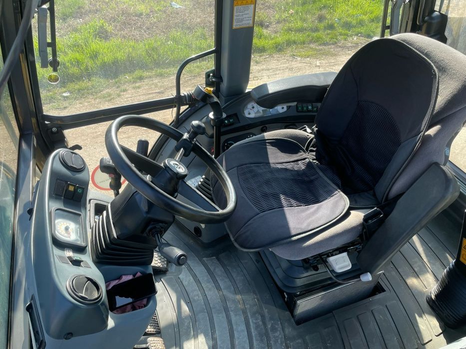 Buldoexcavator New Holland 2012 factura TVA