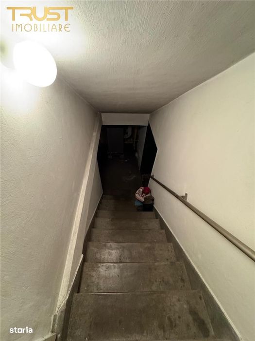 Casa cu 5 camere l 406 MP Teren l Garaj l Andrei Muresanu