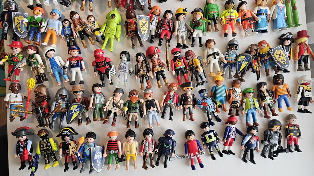 Colectie 111 figurine Playmobil