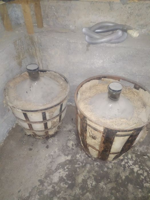 Бутыли для вина в отличном состоянии