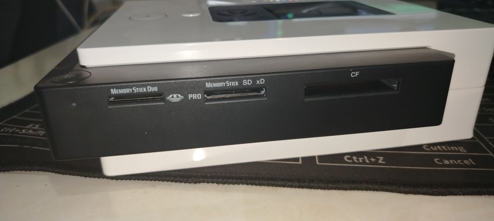 Sotiladi VHS va dv kasetalarni diskga ko'chirish uchun apparat