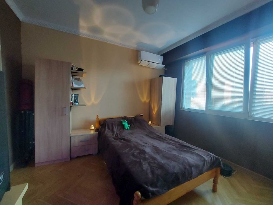 Тристаен апартамент за продажба в кв. Струмско, гр. Благоевград