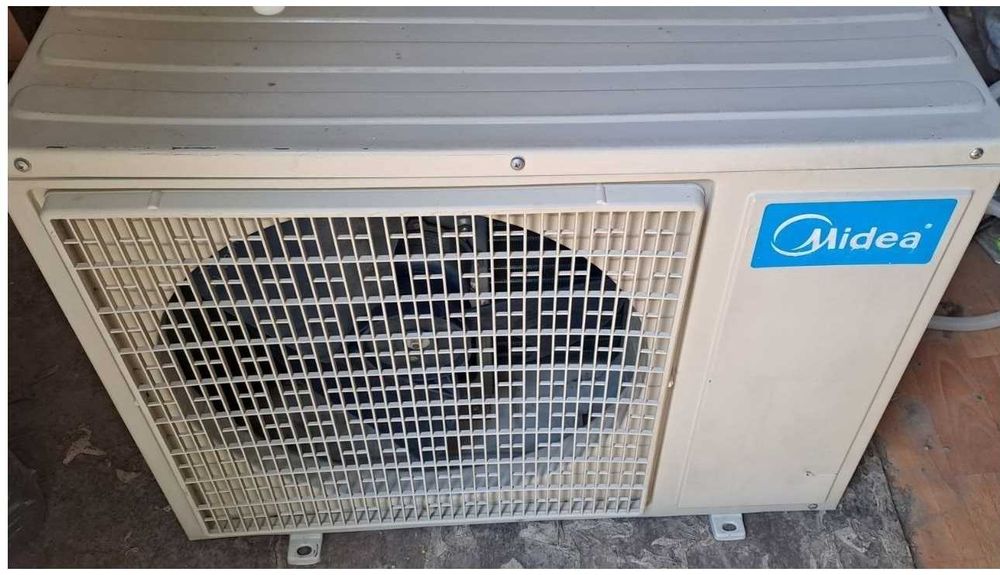 Срочно продаётся Кондиционер Midea 12