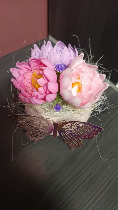 Кашпи със сапунени цветя