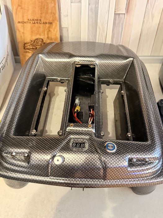 Лодка за захранка Carp Madess