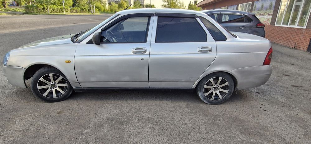 Продам приора люкс