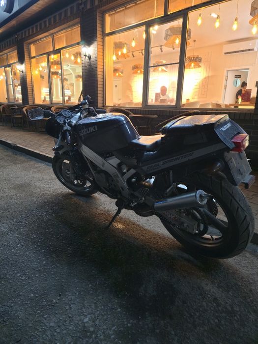 Продам Suzuki RGV250 VJ21 E