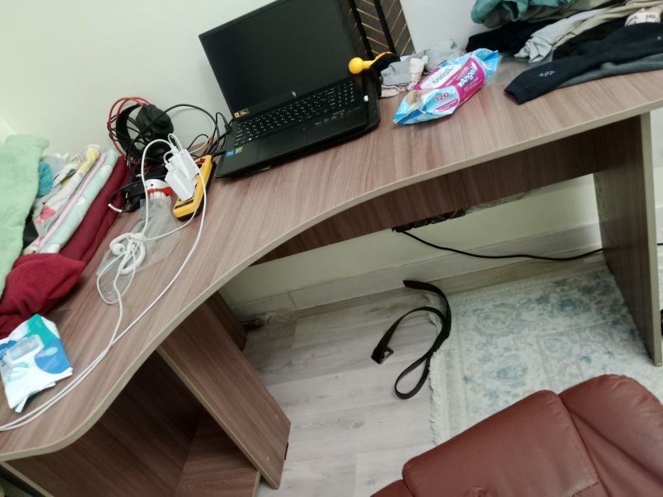 Продам шкаф для обуви,компь стол детский плед