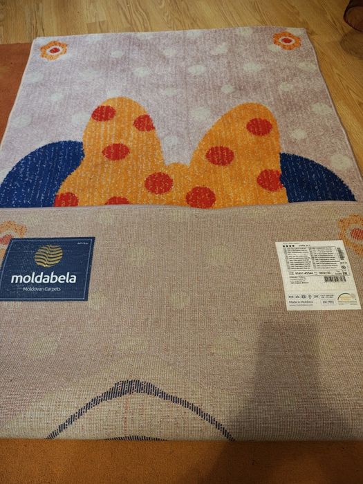 Camera cu tematica Minnie Mouse, Covor pentru copii – stare excelentă