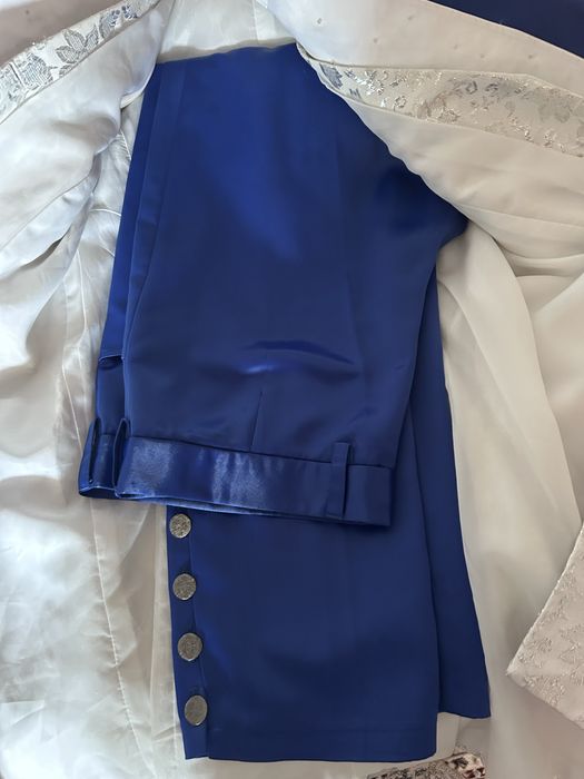 Эксклюзивный костюм тройка