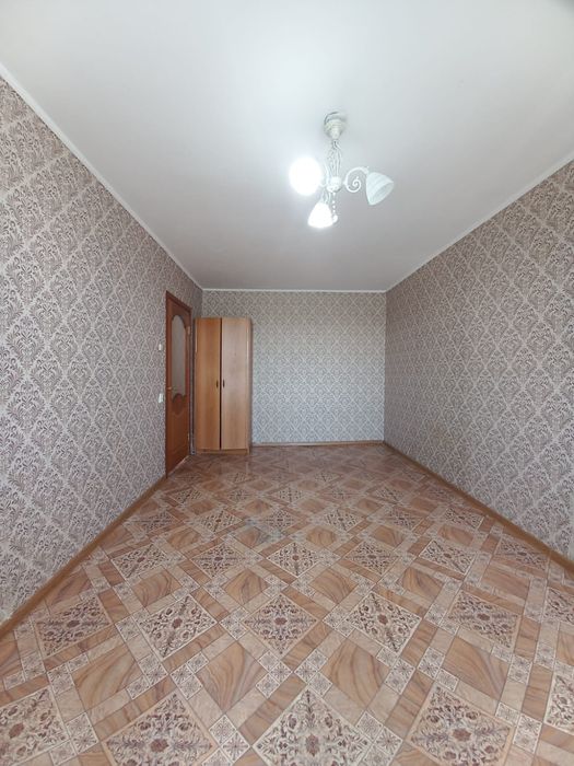 Продам 1ком в 6- м мкр