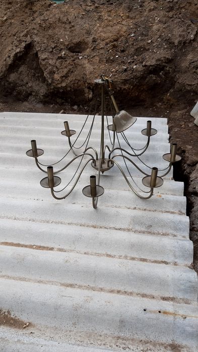 Продам металлическую люстру