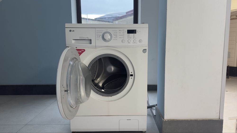 Автомат стиральная машина прадается состояние:хорошее модель LG 5 KG.