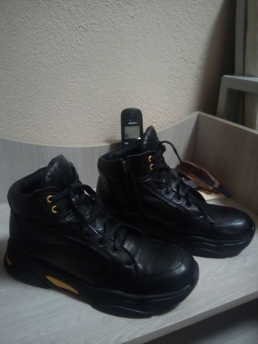 Продам ботинки для мальчика