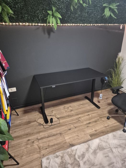 Birou negru reglabil JYSK 70 x 140 cm