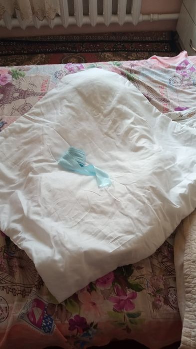 Срочно продается теплый  конверт на выпеску одевали 2 раза