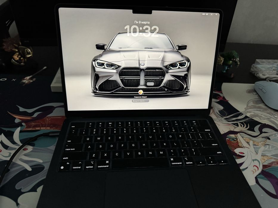 Продам macbook air m2 2022 года