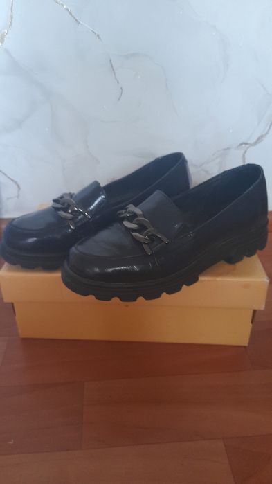 Продам туфли женские