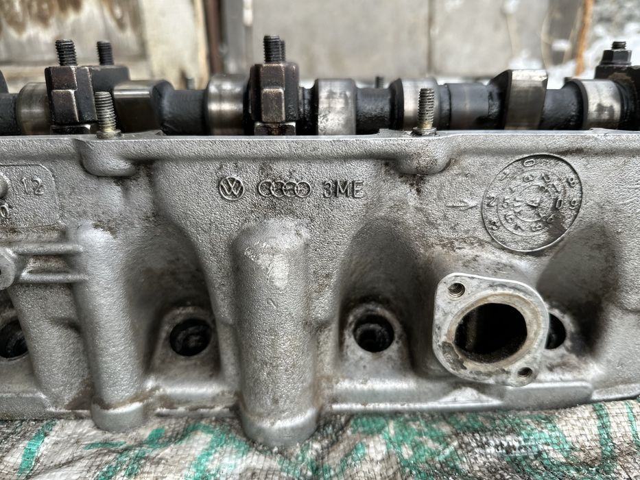 Продам головку пассат б3 1.8