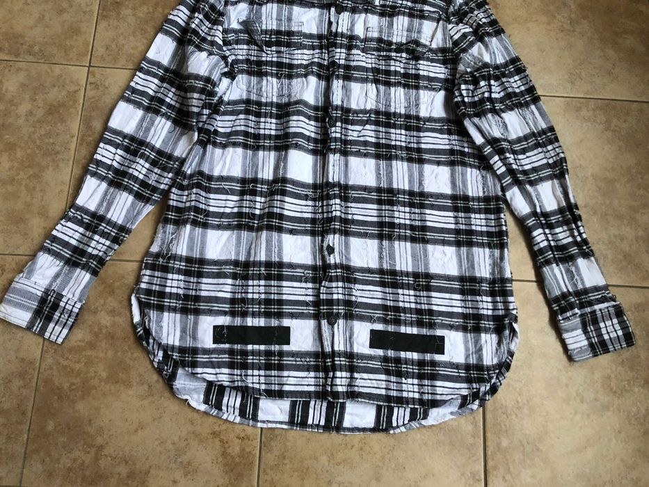Off White Distressed shirt L