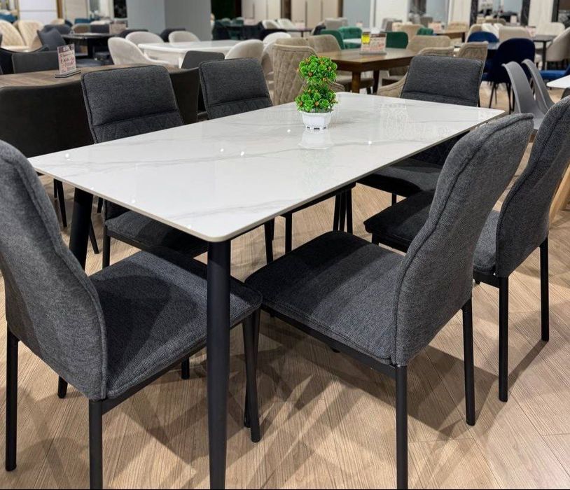 Обеденный стол и стулья по акции