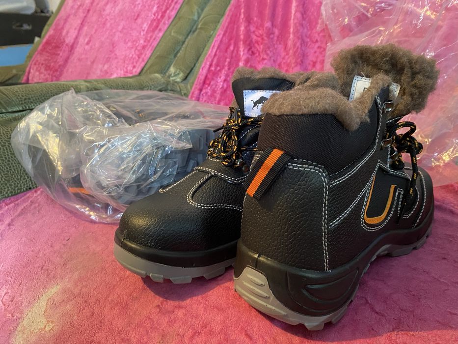 Зимний спецботинки 42 размер