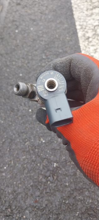 Vând injectoare BMW F25,F26