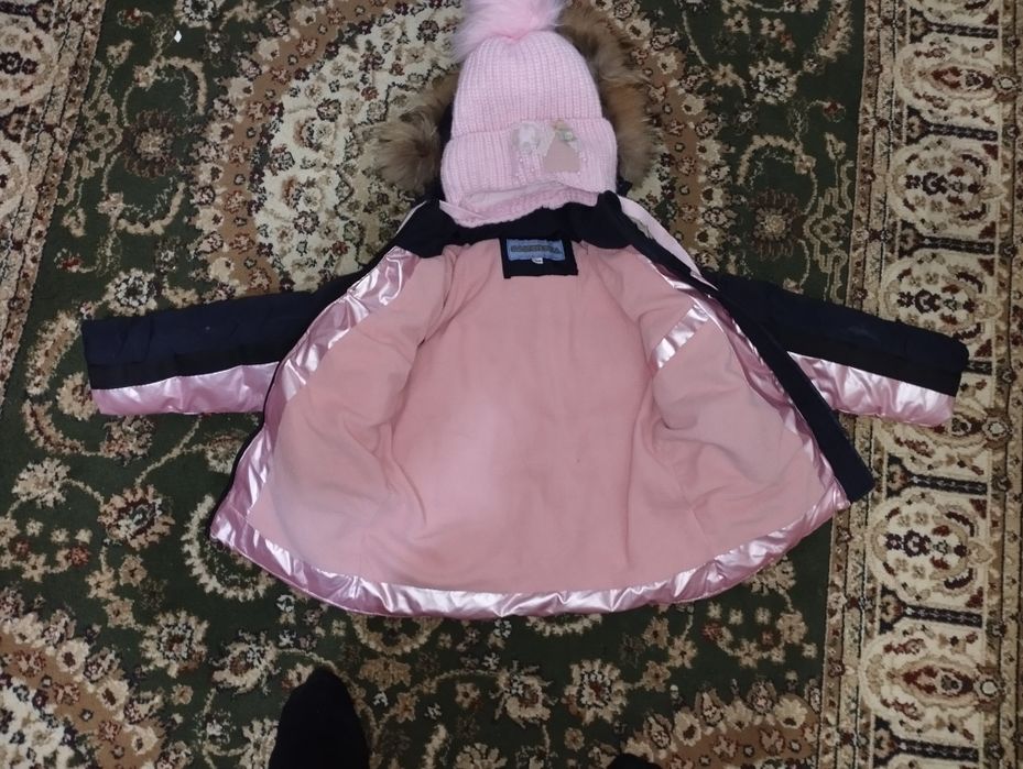 Продам Детский куртка и шапка