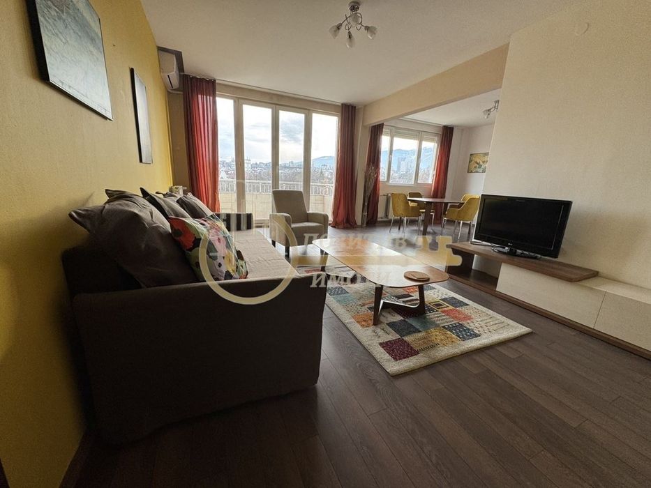 Дава се под наем Тристаен апартамент в София, Център - 110 кв.м за 1050 € - Снимка #3